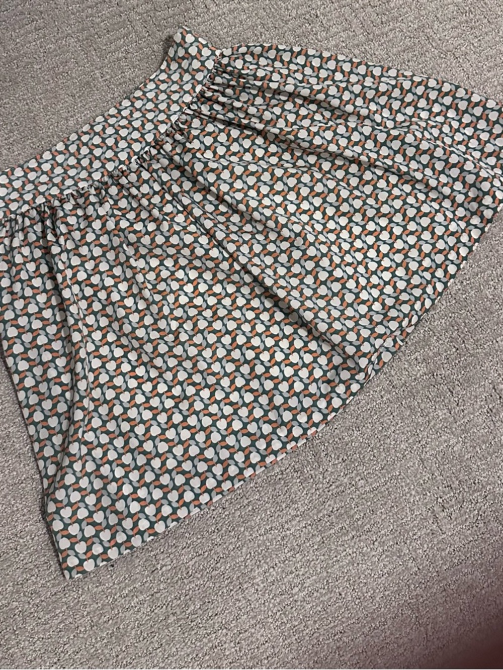 Cute Apple Print Skirt in Green and Cream